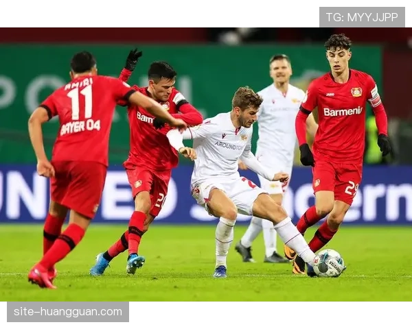 勒沃库森高速转移进攻能力 成为德甲中游球队效率典范